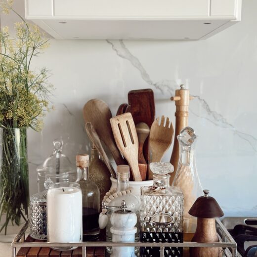 stone backsplash that looks like marble but it actually PVC